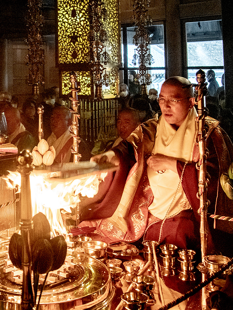 信州随一の厄除観音 金峯山 牛伏寺